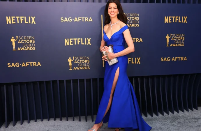 Anne Hathaway joacă în adaptarea cărții „Verity” de Colleen Hoover