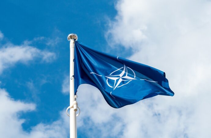 Un oficial din cadrul NATO consideră că trebuie majorate bugetele apărării la cel puțin 3% din PIB Un oficial din cadrul NATO consideră că trebuie majorate bugetele apărării la cel puțin 3% din PIB