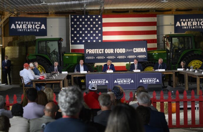Trump amenință cu RĂZBOI comercial, dar China s-a schimbat în ultimii ani /Beijingul și-a redus dependența de piețele americane Trump amenință cu RĂZBOI comercial, dar China s-a schimbat în ultimii ani /Beijingul și-a redus dependența de piețele americane