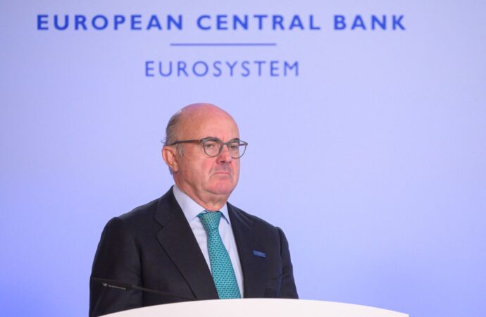 Activitățile economice în UE și SUA sunt afectate de problemele FISCALE /Tensiunile geopolitice generează riscuri suplimentare Activitățile economice în UE și SUA sunt afectate de problemele FISCALE /Tensiunile geopolitice generează riscuri suplimentare