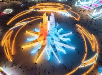 Imagini spectaculoase din cel mai mare parc tematic de iarnă din lume. Prețul de acces te va uimi. Descoperă magia gheții