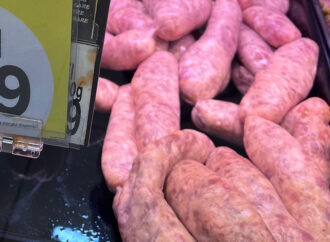 Cu ce preț se vinde 1 kg de cârnați de porc în Carrefour. Bucureștenii au crezut că este o eroare Cu ce preț se vinde 1 kg de cârnați de porc în Carrefour. Bucureștenii au crezut că este o eroare