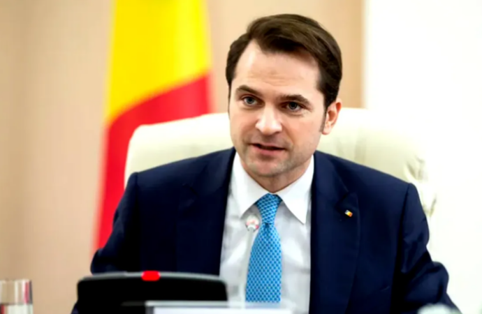 Ministrul Energiei a semnat 62 de contracte pentru parcuri solare. Valoarea totală Ministrul Energiei a semnat 62 de contracte pentru parcuri solare. Valoarea totală