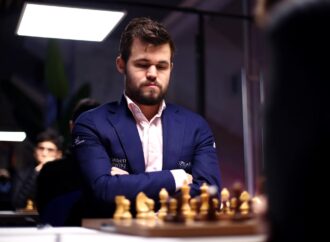 Magnus Carlsen părăsește Campionatul Mondial de Șah Rapid Magnus Carlsen părăsește Campionatul Mondial de Șah Rapid