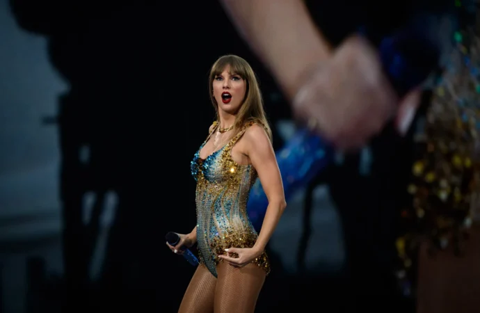 „Eras Tour”, turneul-record al lui Taylor Swift, se încheie