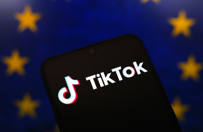 Platforma TikTok oferă asigurări că va coopera cu UE în cadrul verificărilor privind influențarea alegerilor din ROMÂNIA Platforma TikTok oferă asigurări că va coopera cu UE în cadrul verificărilor privind influențarea alegerilor din ROMÂNIA
