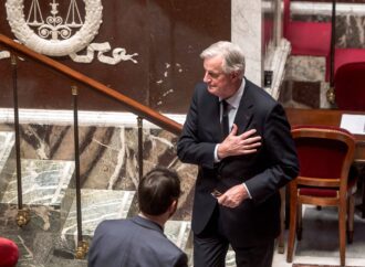 Guvernul FRANȚEI vrea adoptarea bugetului de austeritate prin asumarea răspunderii, dar este vizat de două moțiuni de cenzură Guvernul FRANȚEI vrea adoptarea bugetului de austeritate prin asumarea răspunderii, dar este vizat de două moțiuni de cenzură