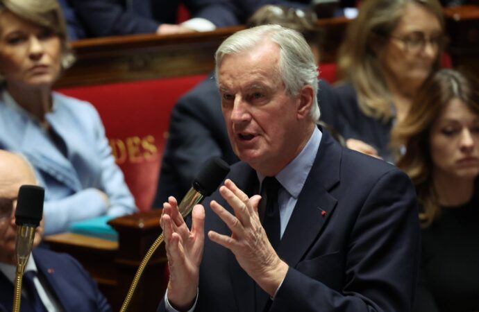 CRIZA din Franța este pe cale să înceapă /Marine Le Pen și-a făcut calcule pentru înlăturarea lui Macron și propulsarea sa la putere CRIZA din Franța este pe cale să înceapă /Marine Le Pen și-a făcut calcule pentru înlăturarea lui Macron și propulsarea sa la putere