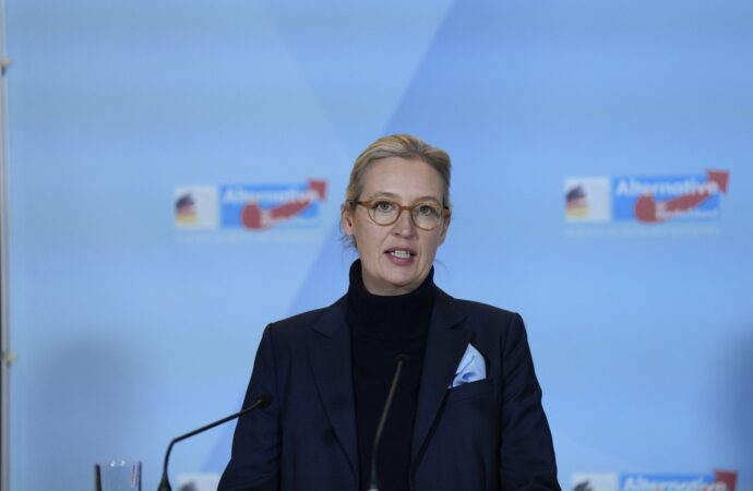 Liderul AfD contestă politicile „SOCIALISTE” ale UE și evocă ideea retragerii GERMANIEI într-un sistem comunitar limitat la liber-schimb Liderul AfD contestă politicile „SOCIALISTE” ale UE și evocă ideea retragerii GERMANIEI într-un sistem comunitar limitat la liber-schimb