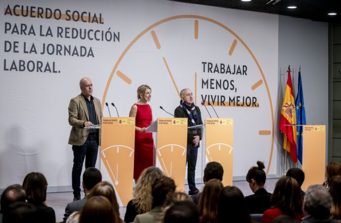 Acord între Guvern și cele mai mari sindicate pentru o săptămână de lucru MAI SCURTĂ în Spania Acord între Guvern și cele mai mari sindicate pentru o săptămână de lucru MAI SCURTĂ în Spania