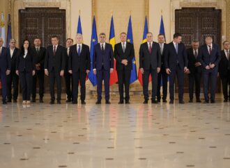 Liderii coaliției PSD-PNL-UDMR continuă și sâmbătă discuțiile pe tema „Ordonanței Trenuleț” privind măsurile economice de austeritate Liderii coaliției PSD-PNL-UDMR continuă și sâmbătă discuțiile pe tema „Ordonanței Trenuleț” privind măsurile economice de austeritate