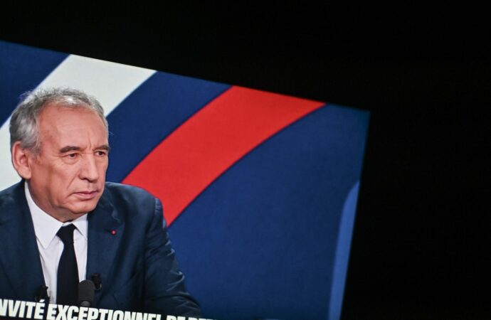 Noul premier al FRANȚEI și-a prezentat Cabinetul /Care sunt prioritățile lui Francois Bayrou Noul premier al FRANȚEI și-a prezentat Cabinetul /Care sunt prioritățile lui Francois Bayrou