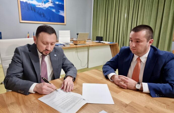 Peste 250 de hectare de PĂDURE vor fi înființate în județul Timiș, printr-un contract de peste 11 milioane de lei Peste 250 de hectare de PĂDURE vor fi înființate în județul Timiș, printr-un contract de peste 11 milioane de lei