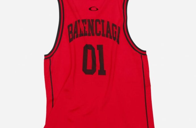 Balenciaga a lansat „The Basketball Series”, o colecție sportivă Balenciaga a lansat „The Basketball Series”, o colecție sportivă