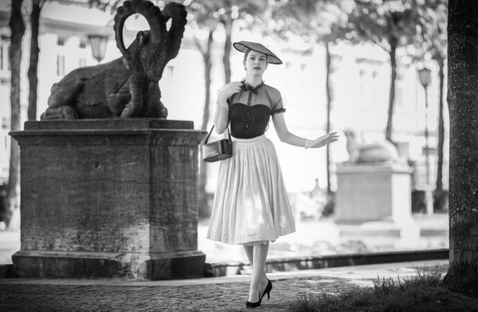 Dior a redefinit idealul feminin postbelic Dior a redefinit idealul feminin postbelic