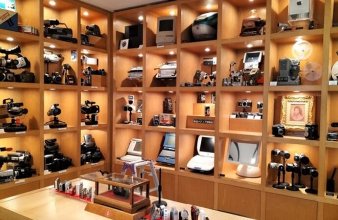 La Extinct Media din Tokyo poți admira cele mai vechi gadget-uri La Extinct Media din Tokyo poți admira cele mai vechi gadget-uri