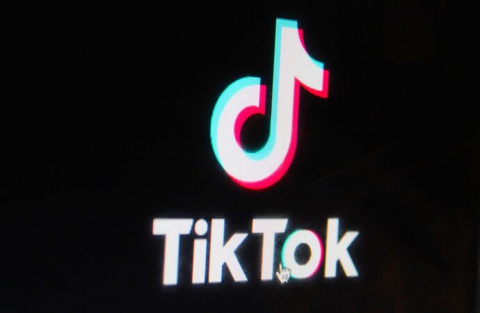 Mai mulți oameni de afaceri americani vor să cumpere TikTok. Ideea, susținută și de Donald Trump Mai mulți oameni de afaceri americani vor să cumpere TikTok. Ideea, susținută și de Donald Trump