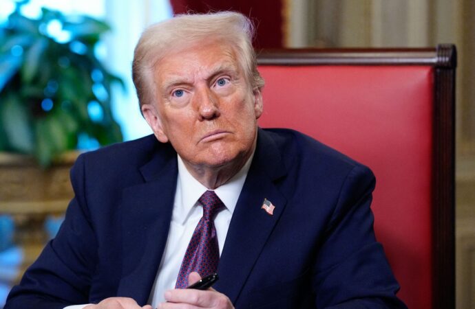 TRUMP vrea să salveze Statele Unite din ”declin” /Președintele instituie starea de urgență energetică și trimite trupe la frontiera cu Mexicul TRUMP vrea să salveze Statele Unite din ”declin” /Președintele instituie starea de urgență energetică și trimite trupe la frontiera cu Mexicul
