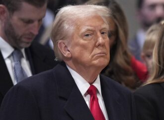 TRUMP pregătește investiții de 500 de miliarde de dolari în sectorul privat pentru infrastructura bazată pe inteligență artificială TRUMP pregătește investiții de 500 de miliarde de dolari în sectorul privat pentru infrastructura bazată pe inteligență artificială