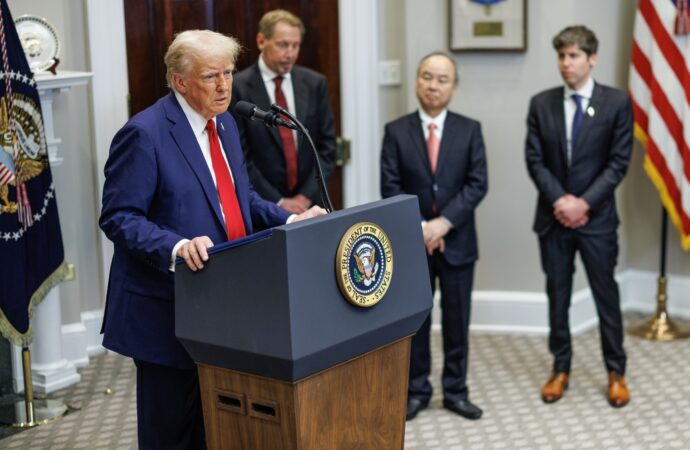 Giganții din domeniul tehnologiei confirmă că susțin planul de 500 de miliarde de dolari dedicat inteligenței artificiale propus de Donald Trump Giganții din domeniul tehnologiei confirmă că susțin planul de 500 de miliarde de dolari dedicat inteligenței artificiale propus de Donald Trump
