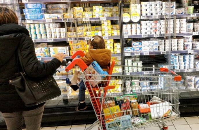 Cele 3 produse care se scumpesc cel mai mult în 2025. Mulți români le consumă zilnic