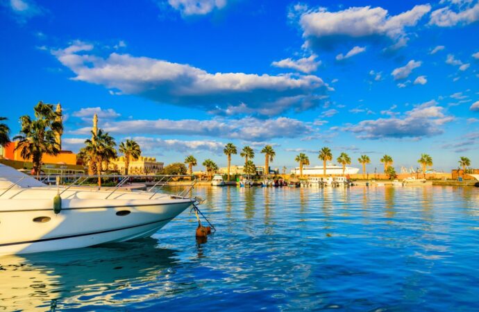 Românii iau cu asalt vacanțele din 2025. Ce destinații sunt pe val și cât costă Românii iau cu asalt vacanțele din 2025. Ce destinații sunt pe val și cât costă