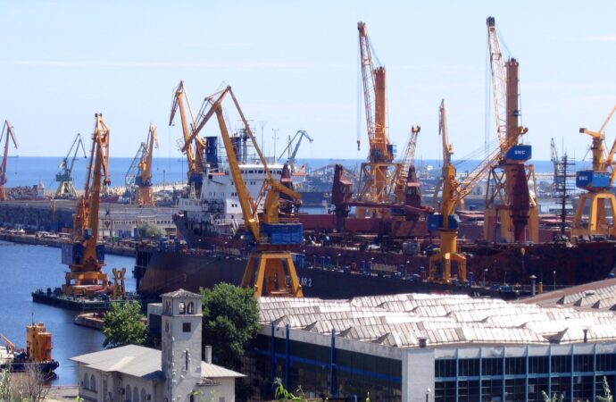 Eliberări pe bandă rulantă în dosarul ”Portul Constanța”. MILIONARII care ar fi dat mită și politicianul Ion Dumitrache, puși sub control judiciar