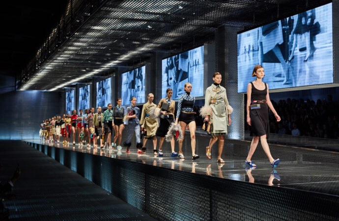 A început Milano Fashion Week 2025/2026. Ce vezi în Italia?