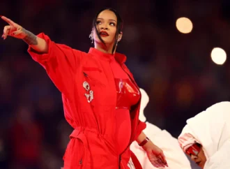Rihanna confirmă că noul album este oficial în producție