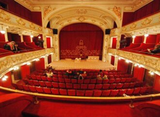 „Horror Vacui” aduce pe scenă povestea abandonului copiilor