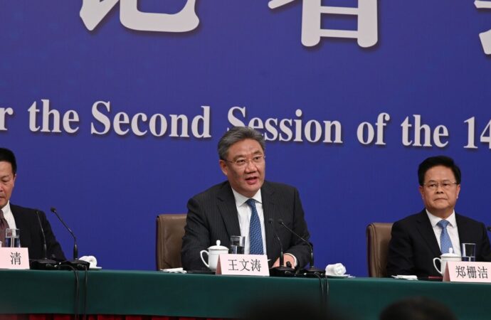 China își exprimă nemulțumirea cu privire la tarifele comerciale impuse de Administrația Trump China își exprimă nemulțumirea cu privire la tarifele comerciale impuse de Administrația Trump