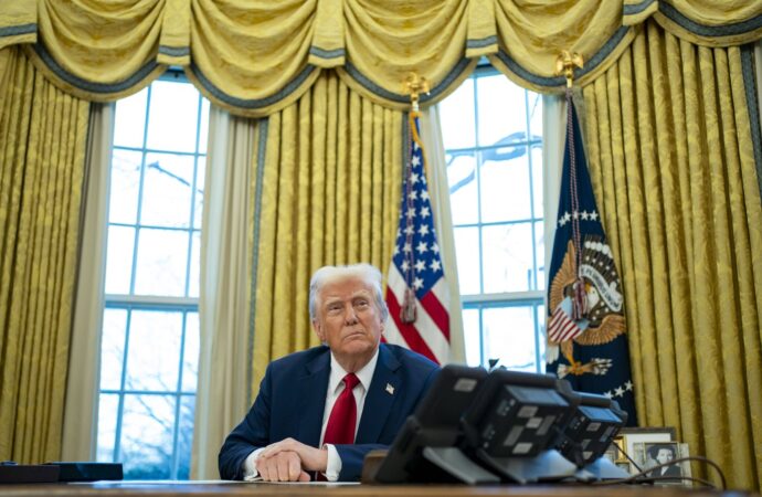 Donald TRUMP ordonă revizuirea standardelor în transportul aerian, după accidentul produs în Washington