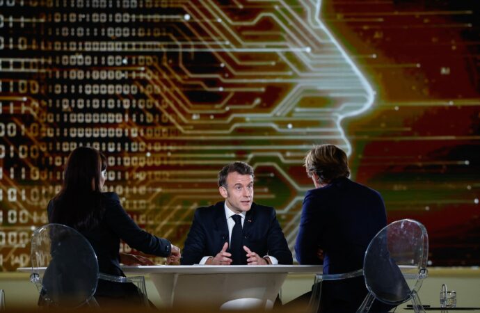 REGLEMENTAREA inteligenței artificiale, subiectul central pentru directorii de companii și politicienii reuniți la Summitul AI de la Paris REGLEMENTAREA inteligenței artificiale, subiectul central pentru directorii de companii și politicienii reuniți la Summitul AI de la Paris