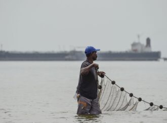 Venezuela pierde 1,2% din PIB după ce Donald Trump anulează acordul care permitea operațiunile companiei petroliere Chevron Venezuela pierde 1,2% din PIB după ce Donald Trump anulează acordul care permitea operațiunile companiei petroliere Chevron