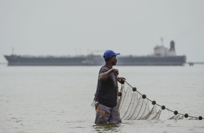 Venezuela pierde 1,2% din PIB după ce Donald Trump anulează acordul care permitea operațiunile companiei petroliere Chevron Venezuela pierde 1,2% din PIB după ce Donald Trump anulează acordul care permitea operațiunile companiei petroliere Chevron