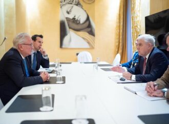 Angel Tîlvăr anunță un parteneriat între Romarm și Rheinmetall, de 47 de MILIOANE de euro, pentru construirea unei fabrici de pulberi în România Angel Tîlvăr anunță un parteneriat între Romarm și Rheinmetall, de 47 de MILIOANE de euro, pentru construirea unei fabrici de pulberi în România