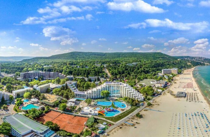 Raiul familiilor cu copii aflat la doar câteva ore de România, cu mașina Raiul familiilor cu copii aflat la doar câteva ore de România, cu mașina
