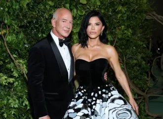 Jeff Bezos și Lauren Sanchez se căsătoresc în iunie Jeff Bezos și Lauren Sanchez se căsătoresc în iunie