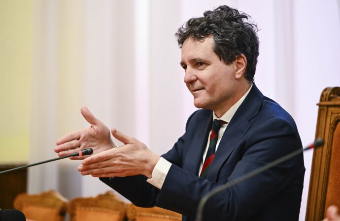De ce Nicușor Dan este o voce a normalității în politica românească De ce Nicușor Dan este o voce a normalității în politica românească