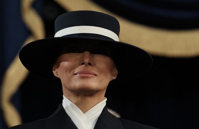 Pierderi uriașe pentru investitorii în moneda virtuală a Melaniei Trump