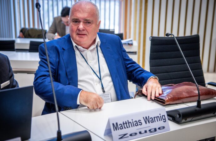 Un fost agent Stasi, prieten cu Putin, încearcă să coopteze oameni de afaceri americani pentru repornirea Nord Stream 2 Un fost agent Stasi, prieten cu Putin, încearcă să coopteze oameni de afaceri americani pentru repornirea Nord Stream 2