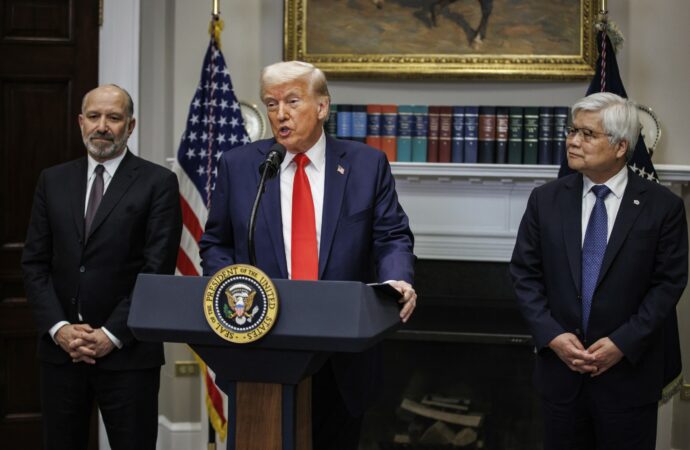 Trump amenință CANADA cu taxe suplimentare, în contextul escaladării disputelor cu Trudeau Trump amenință CANADA cu taxe suplimentare, în contextul escaladării disputelor cu Trudeau