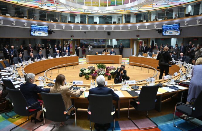 UE îndeamnă statele membre să reducă birocrația, pentru stimularea inovării și a competitivității UE îndeamnă statele membre să reducă birocrația, pentru stimularea inovării și a competitivității