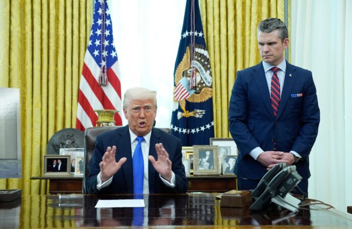 Trump semnalează că nu vrea conflict comercial cu Beijingul /„Voi discuta cu Xi Jinping, am o relație bună, dar China are surplus imens”
