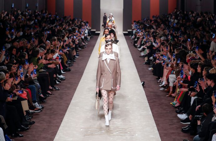 Milano Fashion Week continuă