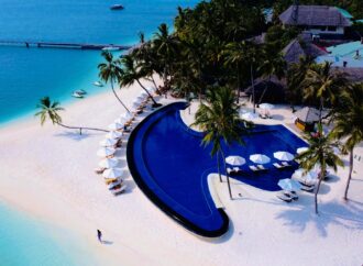 Distracție în paradisul din Maldive cu doar 30 de euro. Un vlogger ne arată ce nu vor agențiile de turism să știm Distracție în paradisul din Maldive cu doar 30 de euro. Un vlogger ne arată ce nu vor agențiile de turism să știm