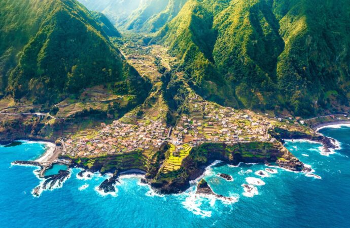 Unde merg românii în vacanța de Paște. Topul celor mai căutate destinații Unde merg românii în vacanța de Paște. Topul celor mai căutate destinații