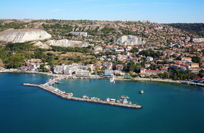 Vacanță pe litoralul Mării Negre din Bulgaria. Cele mai atractive stațiuni pentru români Vacanță pe litoralul Mării Negre din Bulgaria. Cele mai atractive stațiuni pentru români