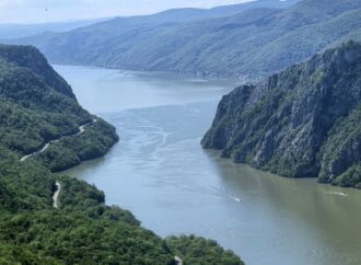 Șoselele de vis spre marile lacuri din România: Clisura Dunării, Transalpina, Cheile Bicazului Șoselele de vis spre marile lacuri din România: Clisura Dunării, Transalpina, Cheile Bicazului