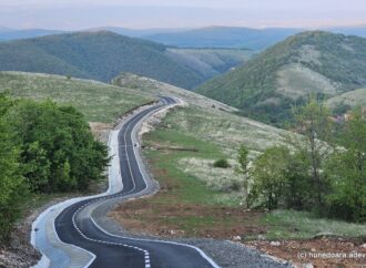 „Transalpina biciliștilor”, detronată de pistele de biciclete din creierii munților. Noile trasee, amenajate pe tărâmul urșilor „Transalpina biciliștilor”, detronată de pistele de biciclete din creierii munților. Noile trasee, amenajate pe tărâmul urșilor
